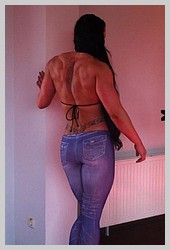 maria-wattel-tall-amazon-female-bodybuilder (18).jpg